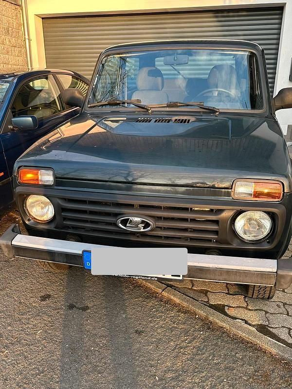 Gebraucht Lada Taiga 83 PS (61 kW) 2016 Grün SUV