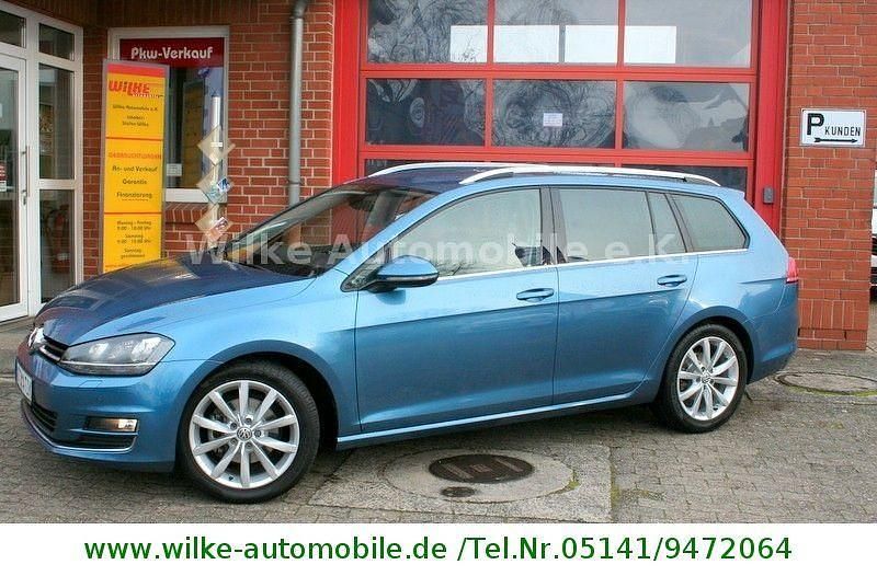 Blau Gebraucht 2017 VW Golf VII Highline Kombi | 16.990 € (Fairer Preis) - Bild 1/4