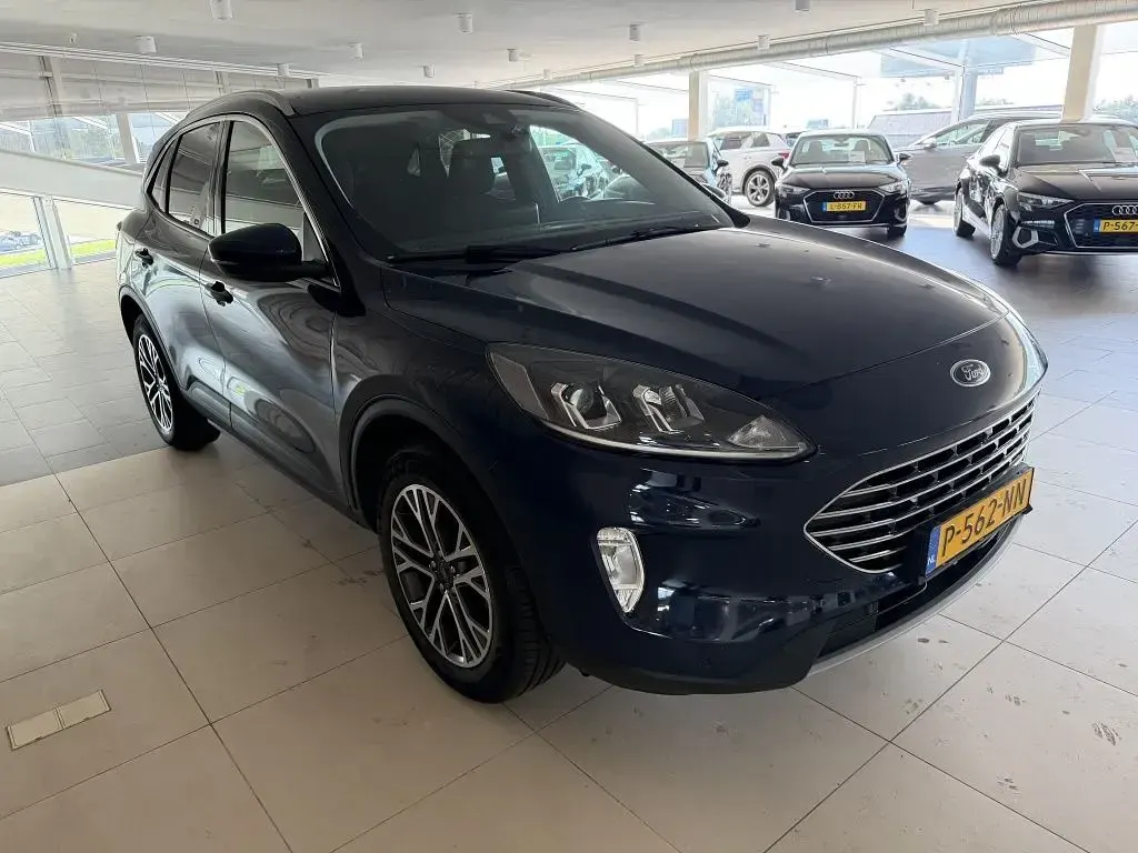 Gebraucht Ford Kuga Titanium 154 PS (113 kW) 2022 Blau SUV