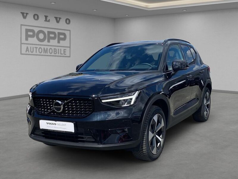 Onyx black / metallic Gebraucht 2024 Volvo XC40 Plus SUV | 33.960 € (Superpreis) - Bild 1/4