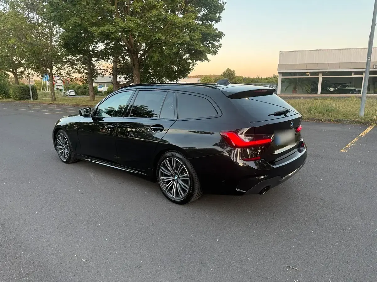 Gebraucht BMW 320 Shadowline 190 PS (139 kW) 2019 Schwarz Kombi