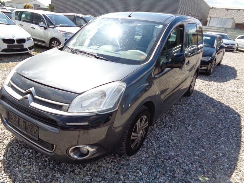 Grau Gebraucht 2015 Citroën Berlingo Tendance Van / Kleinbus | 2.600 € (Superpreis) - Bild 1/4