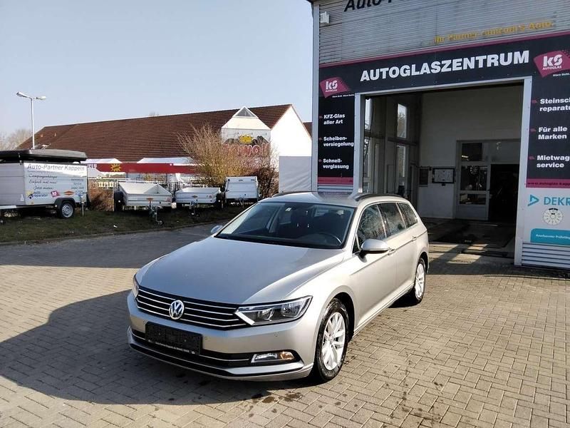 Gebraucht VW Passat Comfortline 150 PS (110 kW) 2014 Tungsten silver metallic Kombi