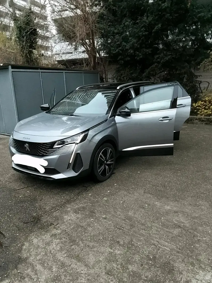 Gebraucht Peugeot 5008 GT 131 PS (96 kW) 2023 Silber SUV