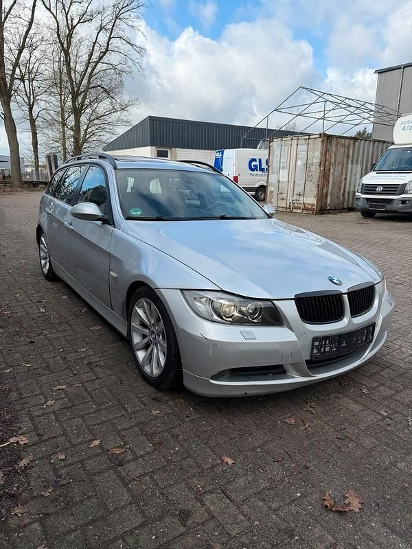 Gebraucht BMW 320 177 PS (130 kW) 2008 Silber Kombi