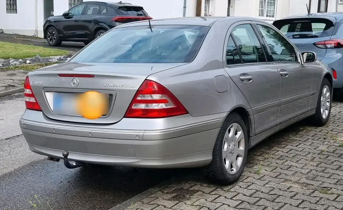 Gebraucht Mercedes C180 143 PS (105 kW) 2006 Andere farben Limousine