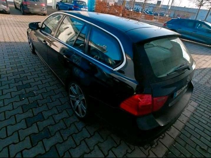 Gebraucht BMW 325 260 PS (191 kW) 2009 Schwarz Kombi