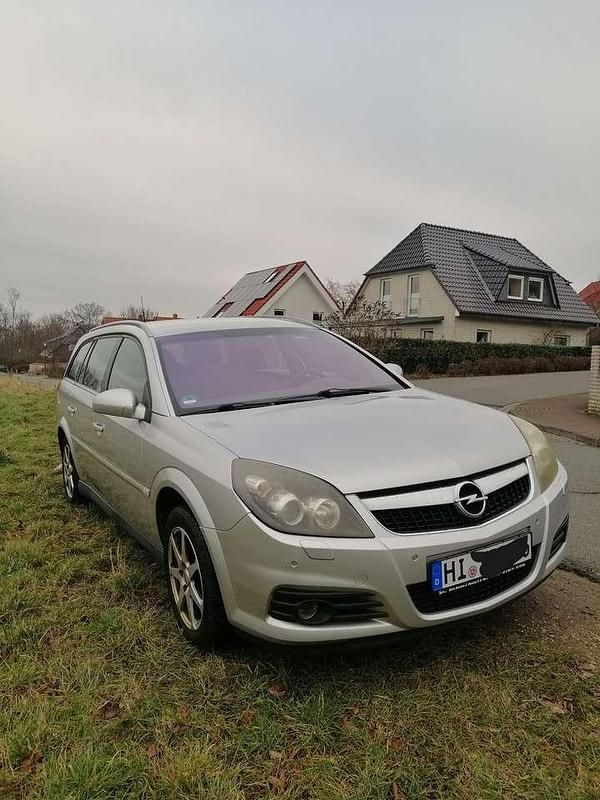 Gebraucht Opel Vectra 155 PS (114 kW) 2008 Silber Kombi
