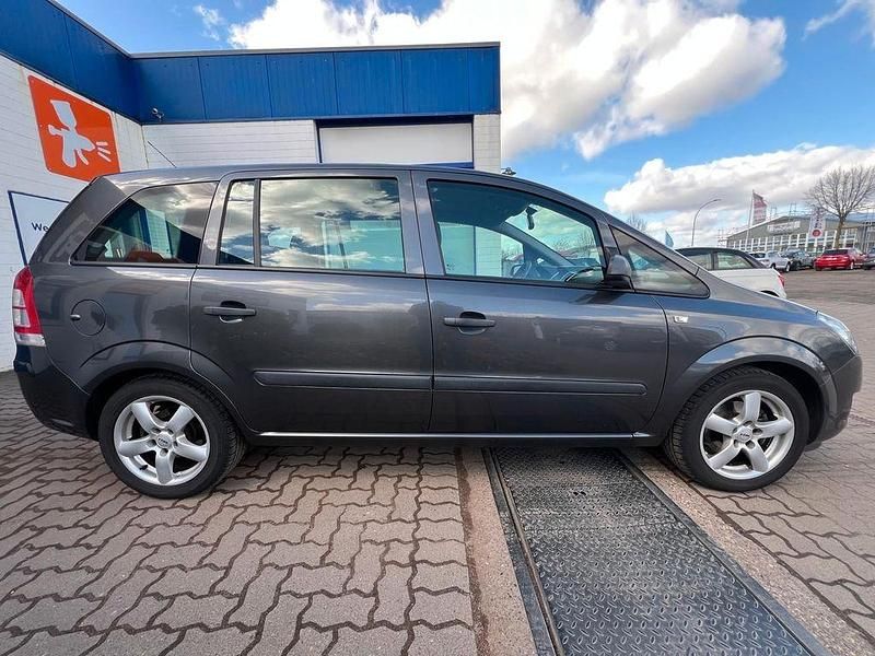 Gebraucht Opel Zafira Selection 116 PS (85 kW) 2009 Grau Van / Kleinbus