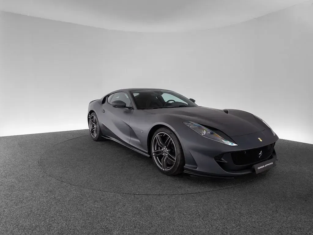 Gebraucht Ferrari 812 795 PS (584 kW) 2021 Grigio silverstone Coupé