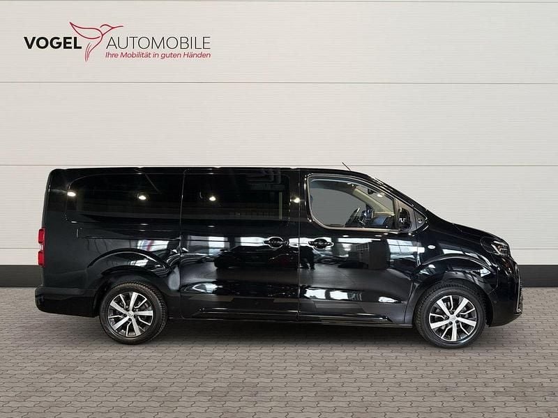Gebraucht Toyota Proace Verso Team 178 PS (130 kW) 2024 Graphitschwarz Kombi