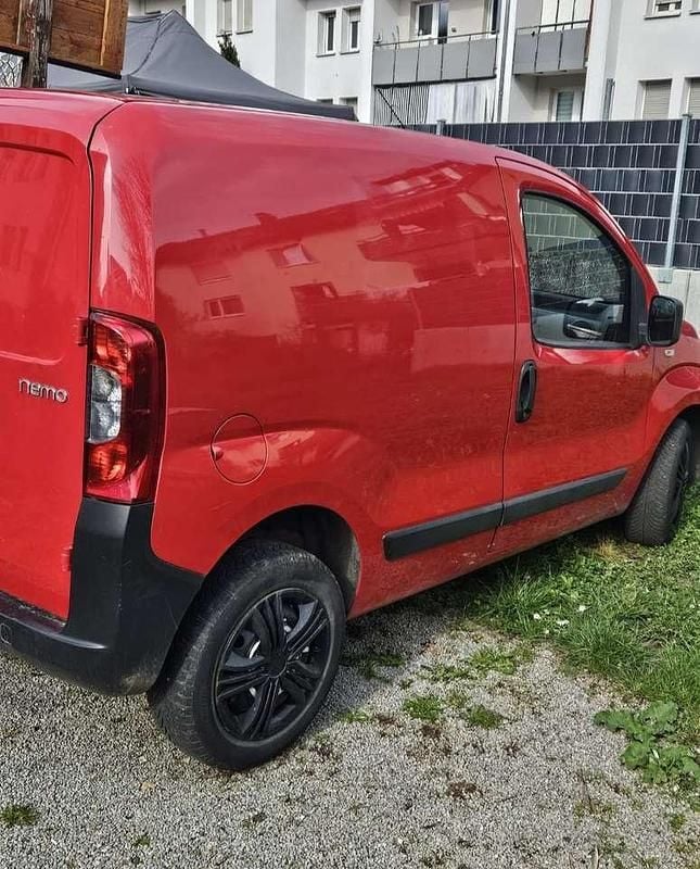 Gebraucht Citroën Nemo 73 PS (53 kW) 2010 Rot Van / Kleinbus