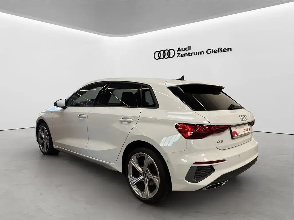 Gebraucht Audi A3 S-Line 150 PS (110 kW) 2022 Weiß Limousine