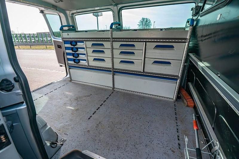 Gebraucht VW Transporter 140 PS (102 kW) 2014 Silber Van