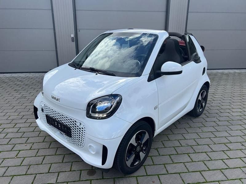 Weiß Gebraucht 2020 Smart ForTwo Electric Drive Passion Cabrio | 12.490 € (Guter Preis) - Bild 1/4