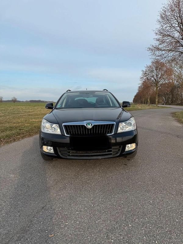 Gebraucht Skoda Octavia 110 PS (80 kW) 2012 Schwarz Kombi