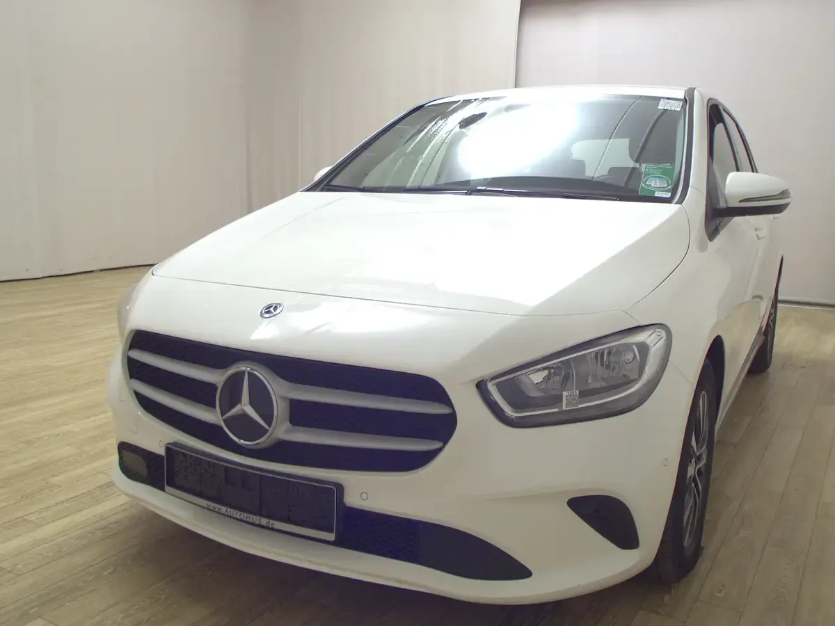 Gebraucht Mercedes B200 150 PS (110 kW) 2019 Weiss Kleinwagen
