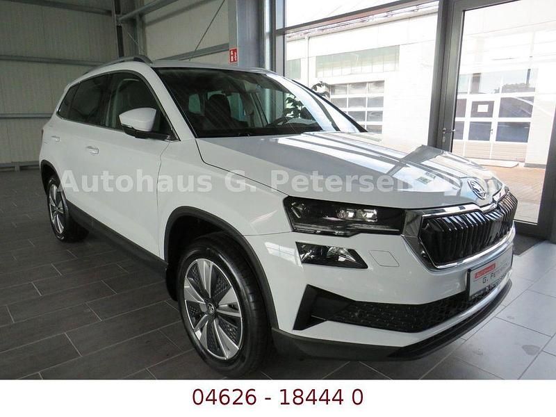 Weiß Gebraucht 2024 Skoda Karoq Style SUV | 32.900 € (Fairer Preis) - Bild 1/4
