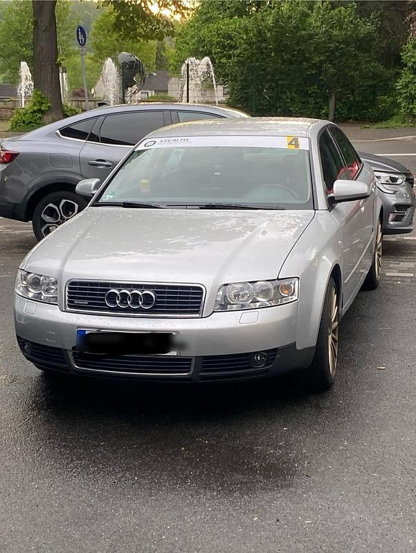 Silber Gebraucht 2001 Audi A4 Limousine | 4.000 € - Bild 1/4