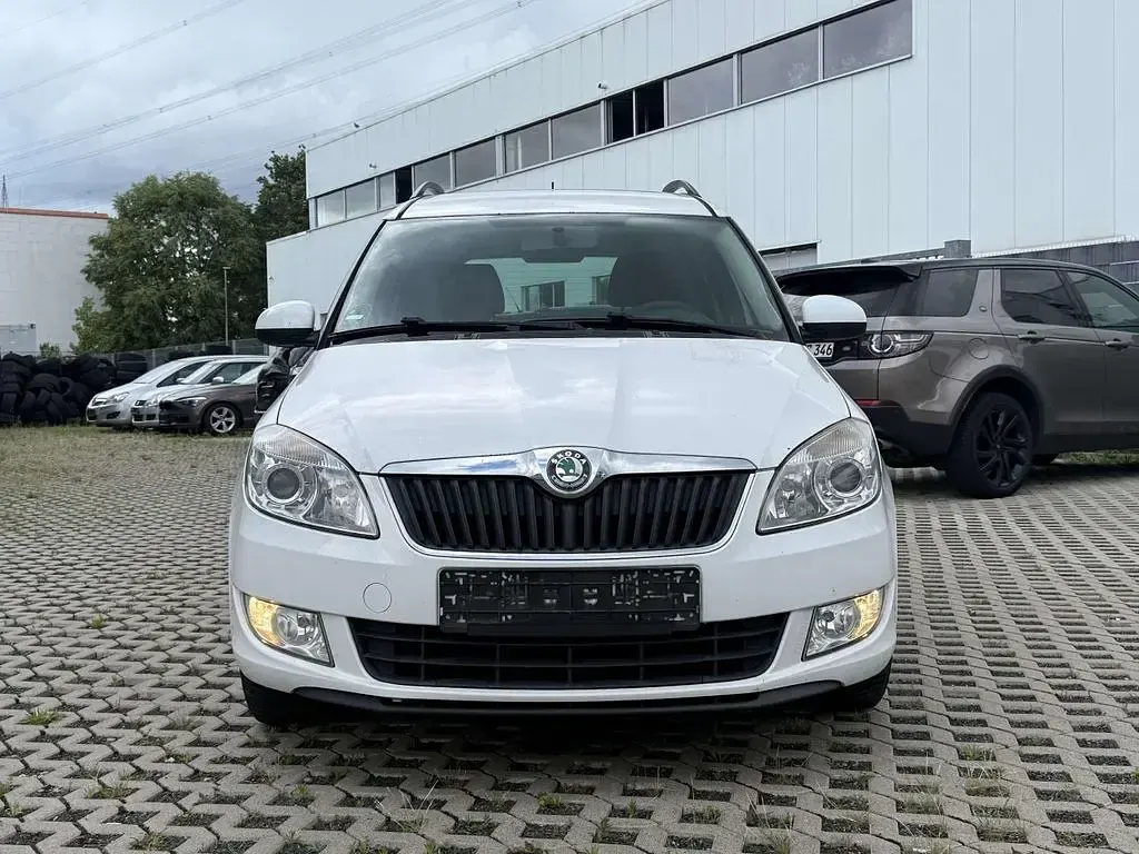 Gebraucht Skoda Roomster Plus Edition 69 PS (50 kW) 2011 Candyweiss Van / Kleinbus