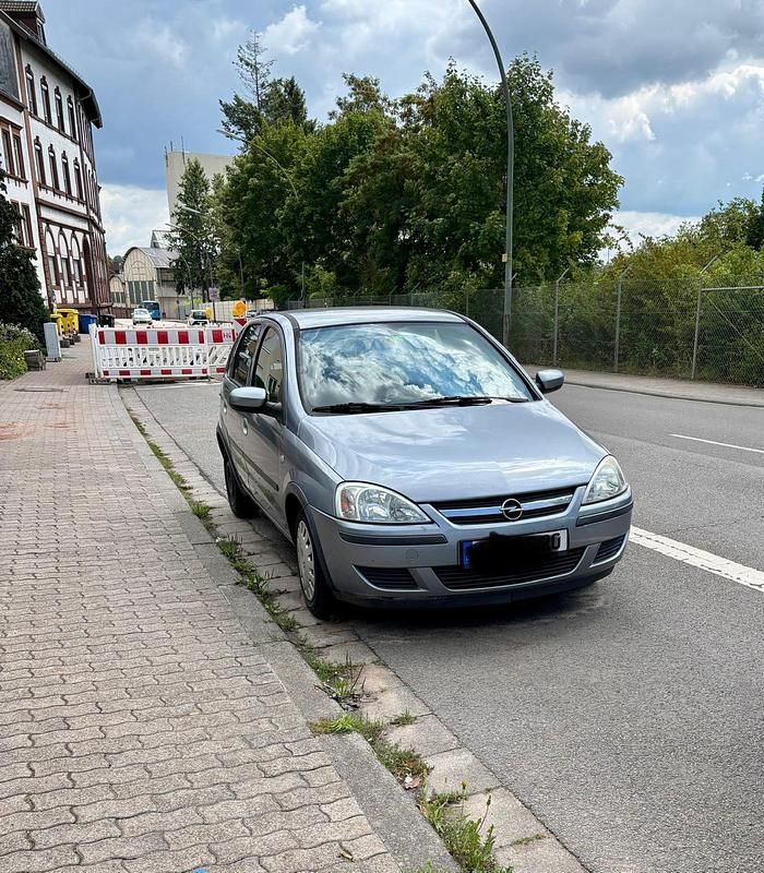Grau Gebraucht 2004 Opel Corsa Kleinwagen | 2.000 € (Teuer) - Bild 1/4