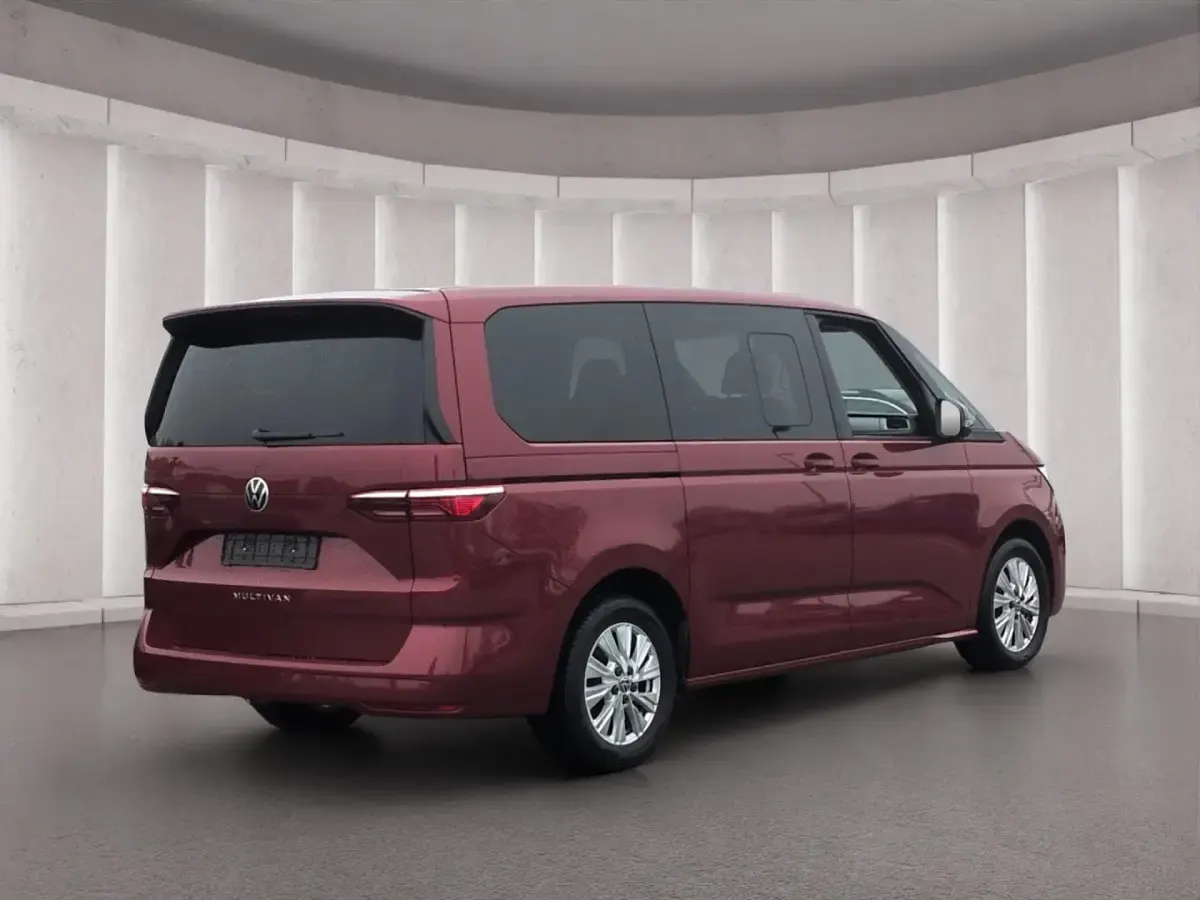 Second-hand VW Multivan Basis 150 CP (110 kW) 2024 Monovolum