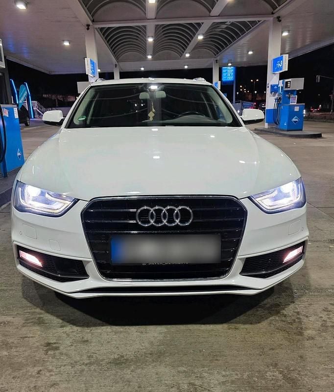 Gebraucht Audi A4 S-Line 150 PS (110 kW) 2015 Weiß Kombi