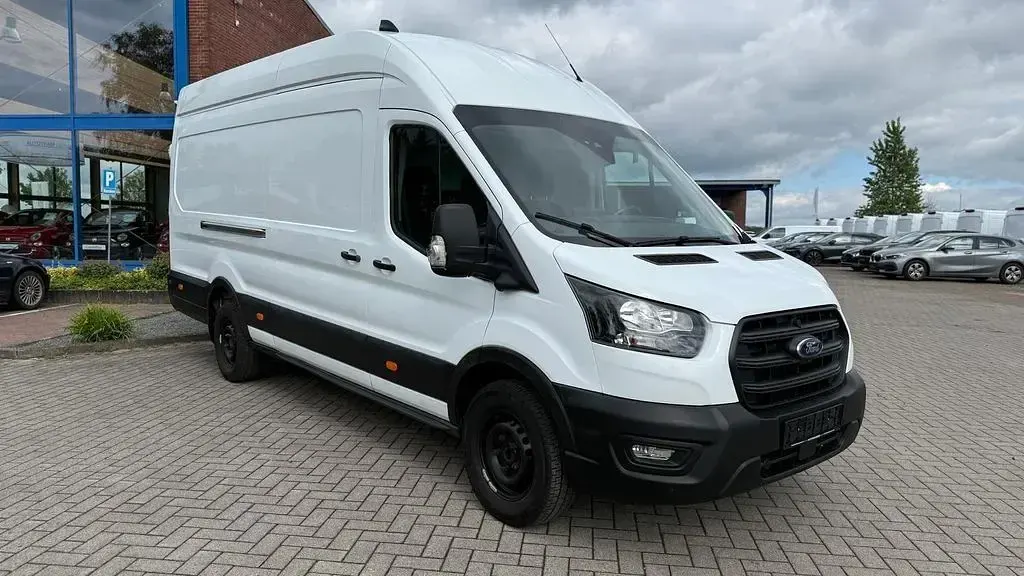 Gebraucht Ford Transit Trend 131 PS (96 kW) 2024 Weiß Limousine