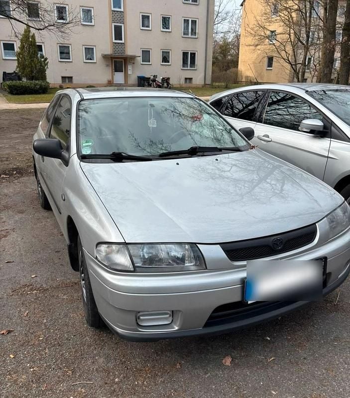 Gebraucht Mazda 323F 88 PS (64 kW) 1998 Silber Kleinwagen