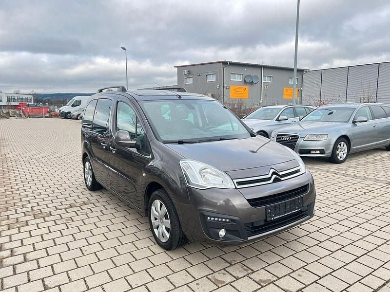 Braun Gebraucht 2017 Citroën Berlingo Shine Van / Kleinbus | 8.999 € (Guter Preis) - Bild 1/4