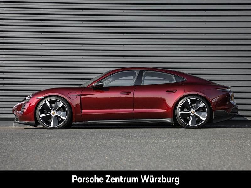 Second-hand Porsche Taycan GTS 439 kW (598 CP) 2022 Roșu Berlinǎ