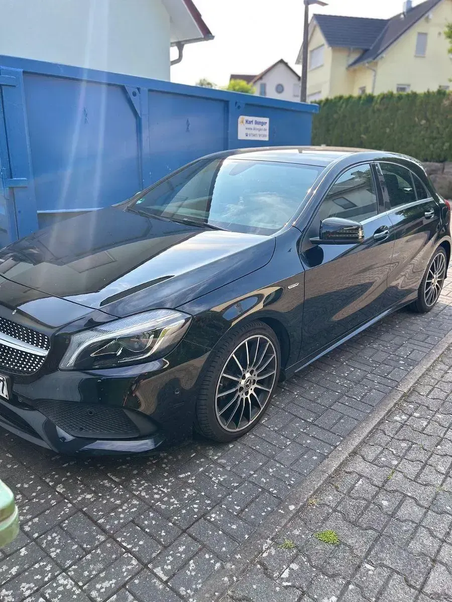 Gebraucht Mercedes A200 156 PS (114 kW) 2018 Schwarz Limousine