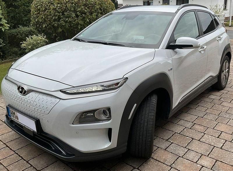 Weiß Gebraucht 2019 Hyundai Kona Premium SUV | 19.785 € (Fairer Preis) - Bild 1/4