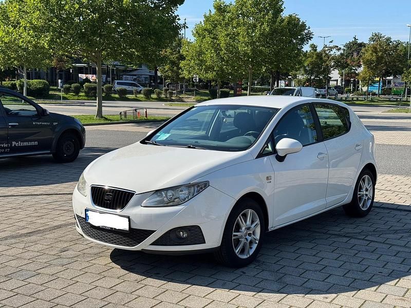 Weiß Gebraucht 2009 Seat Ibiza ST Kombi | 3.100 € - Bild 1/4