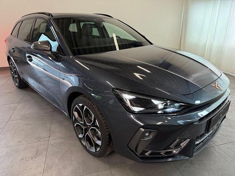 Neu Cupra Leon 150 PS (110 kW) 2025 "nevada" weiss Kombi