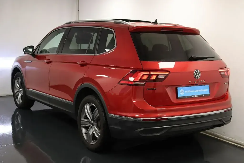 Gebraucht VW Tiguan Allspace Life 200 PS (147 kW) 2023 Kings red SUV