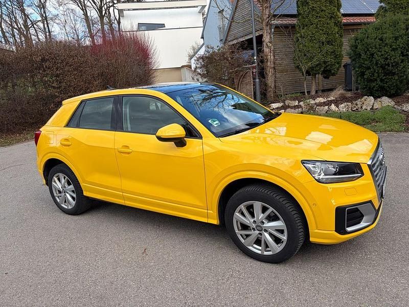 Gebraucht Audi Q2 Design 150 PS (110 kW) 2020 Gelb SUV
