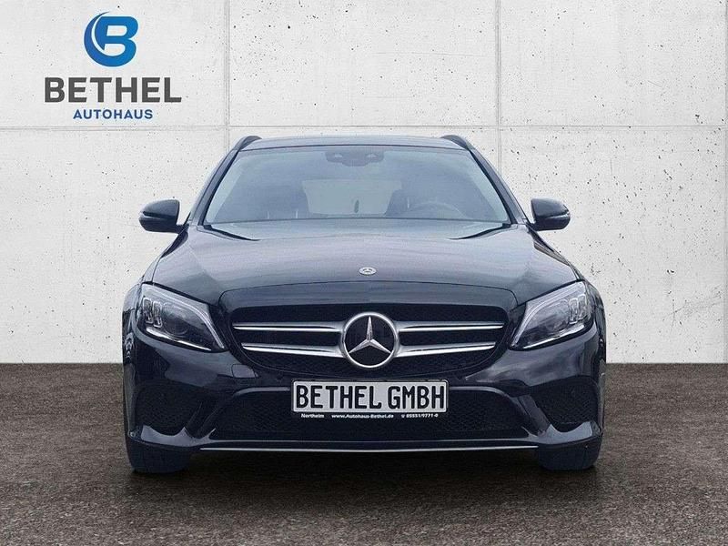 Gebraucht Mercedes C220 194 PS (142 kW) 2021 Schwarz Kombi
