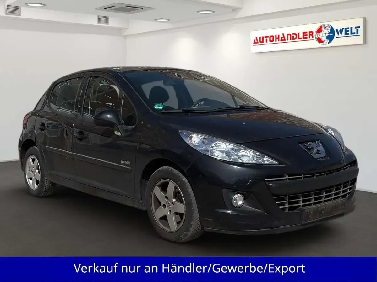 Gebraucht Peugeot 207 95 PS (69 kW) 2012 Schwarz Kleinwagen