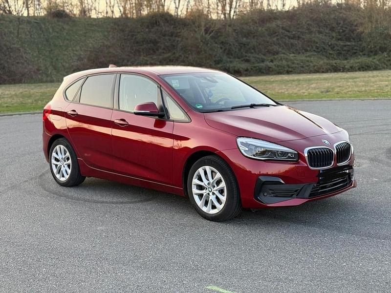 Gebraucht BMW 225 Active Tourer iPerformance 224 PS (164 kW) 2020 Rot Van / Kleinbus