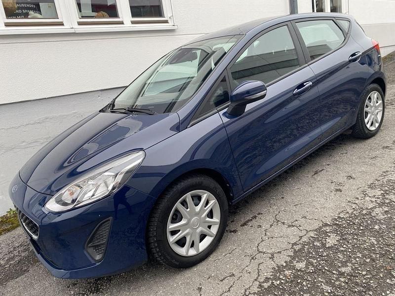 Second-hand Ford Fiesta 86 CP (63 kW) 2017 Albastru Berlinǎ