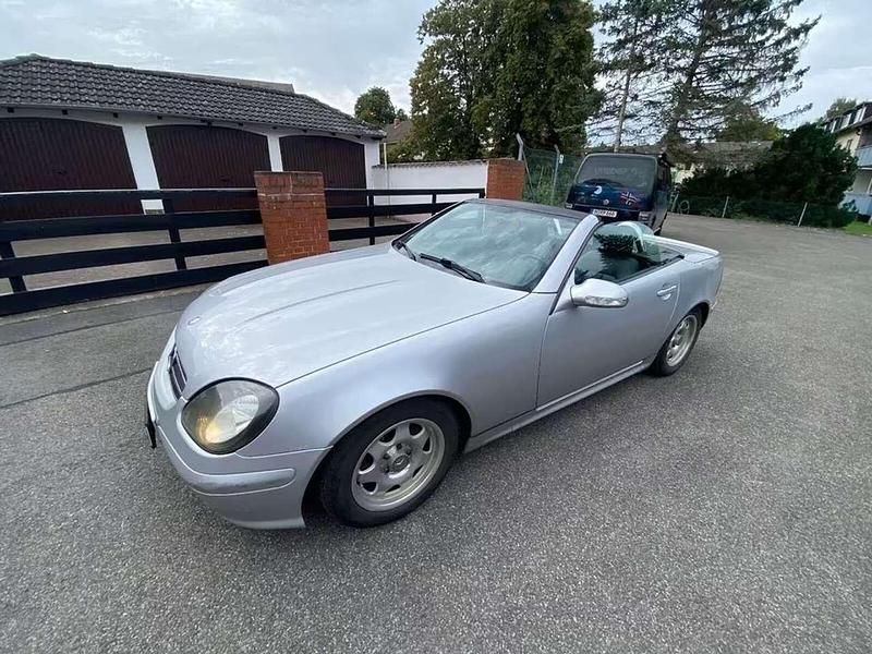 Gebraucht Mercedes SLK200 163 PS (119 kW) 2002 Silber Cabrio