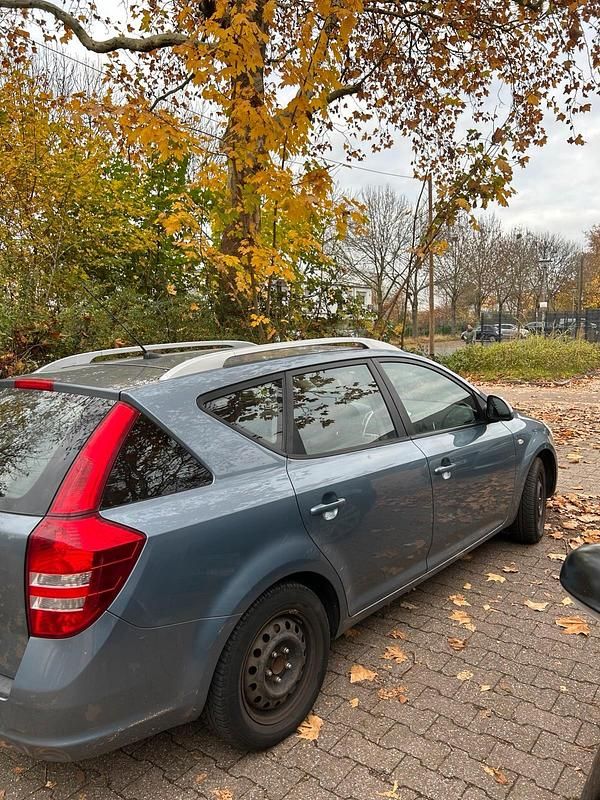 Gebraucht Kia Ceed 109 PS (80 kW) 2009 Blau Kleinwagen