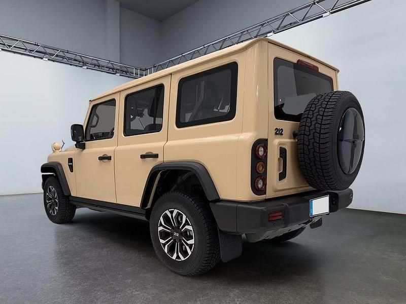 Neu BAW 212 166 PS (122 kW) 2026 Dust SUV