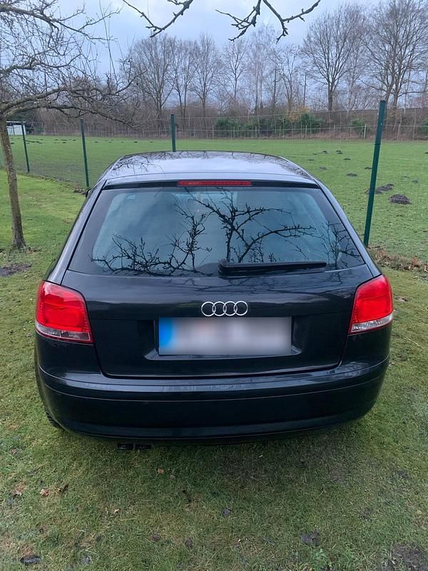 Gebraucht Audi A3 105 PS (77 kW) 2004 Schwarz Kleinwagen