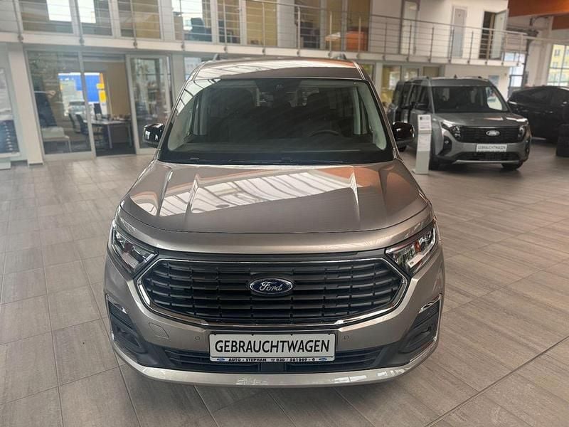 Neu Ford Grand Tourneo Connect Titanium 116 PS (85 kW) 2025 Silber Van / Kleinbus