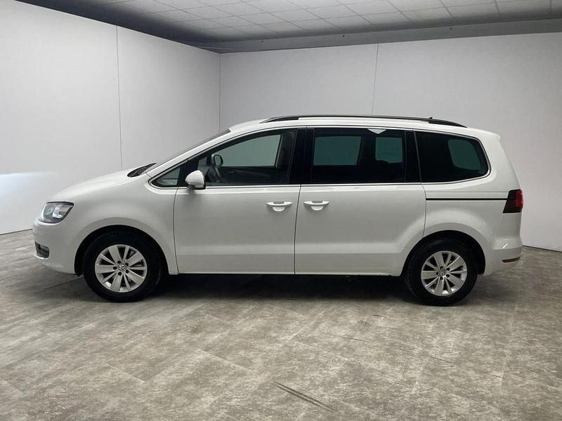Gebraucht VW Sharan Comfortline 150 PS (110 kW) 2018 Pure white (weiß) Van / Kleinbus