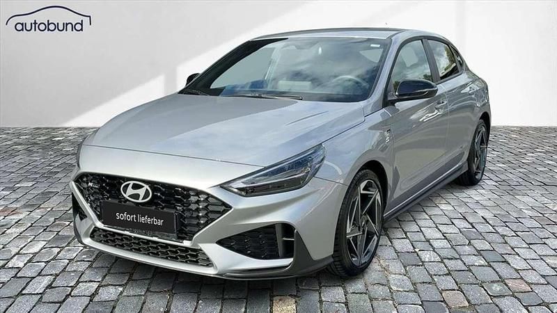 Silber / shimmeringsilver Neu 2025 Hyundai i30 N Line Limousine | 26.970 € (Fairer Preis) - Bild 1/4