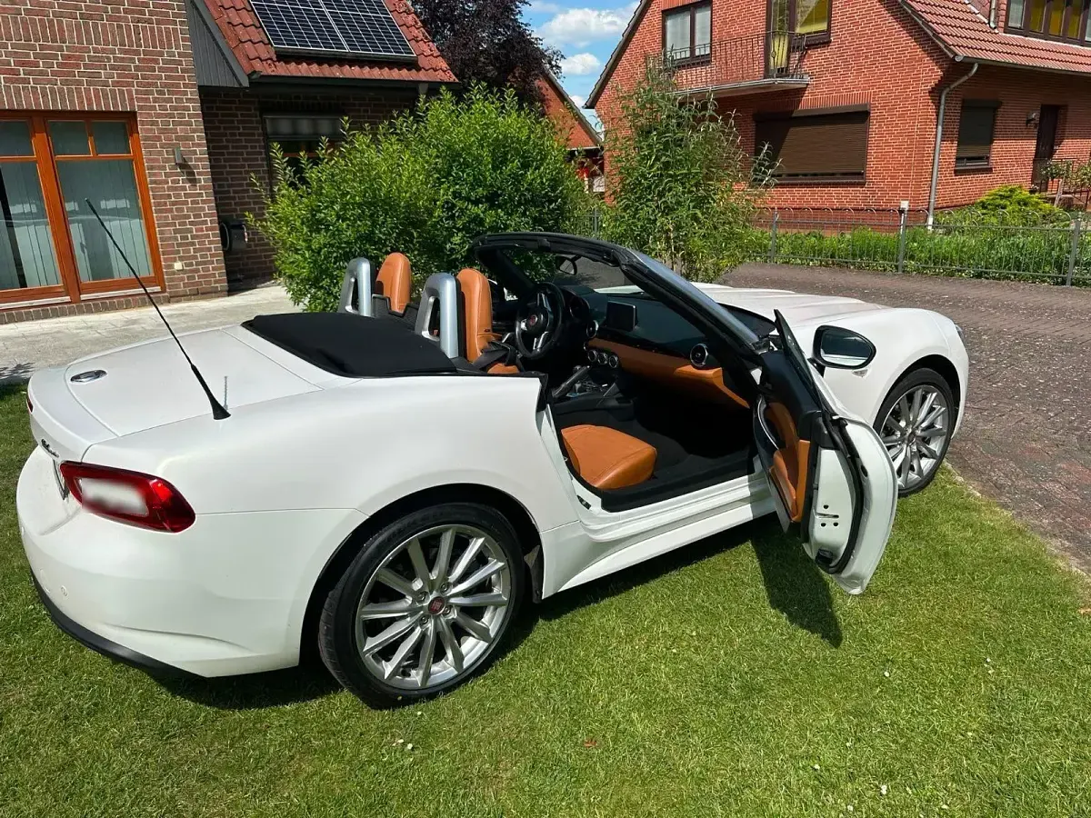 Gebraucht Fiat 124 Spider Lusso 140 PS (102 kW) 2017 Weiß Cabrio