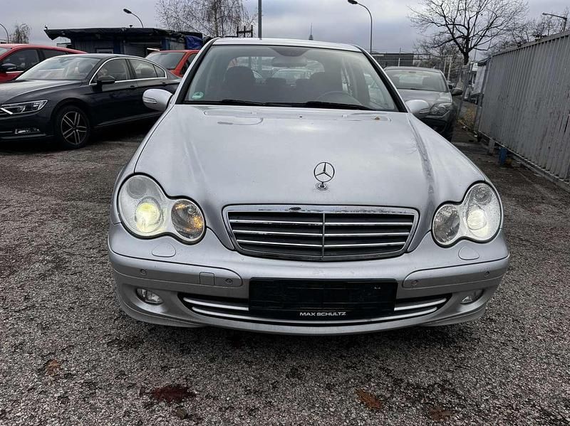 Gebraucht Mercedes C220 150 PS (110 kW) 2006 Iridiumsilber  metalliclack Limousine